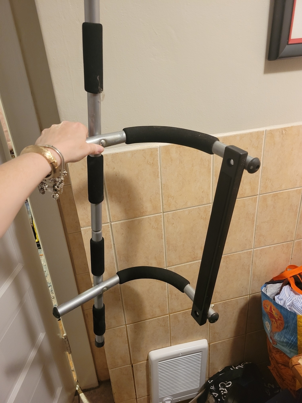 Adjustable Silver and Black Proxfit IRON GYM Exercise Pull-Up Bar